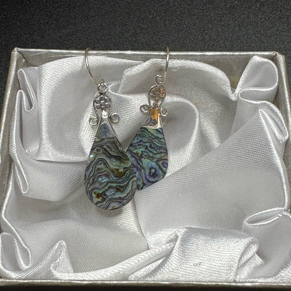 Absolutely beautiful Abalone Shell Earrings set in 925 Sterling Silver - Picture 2 of 4